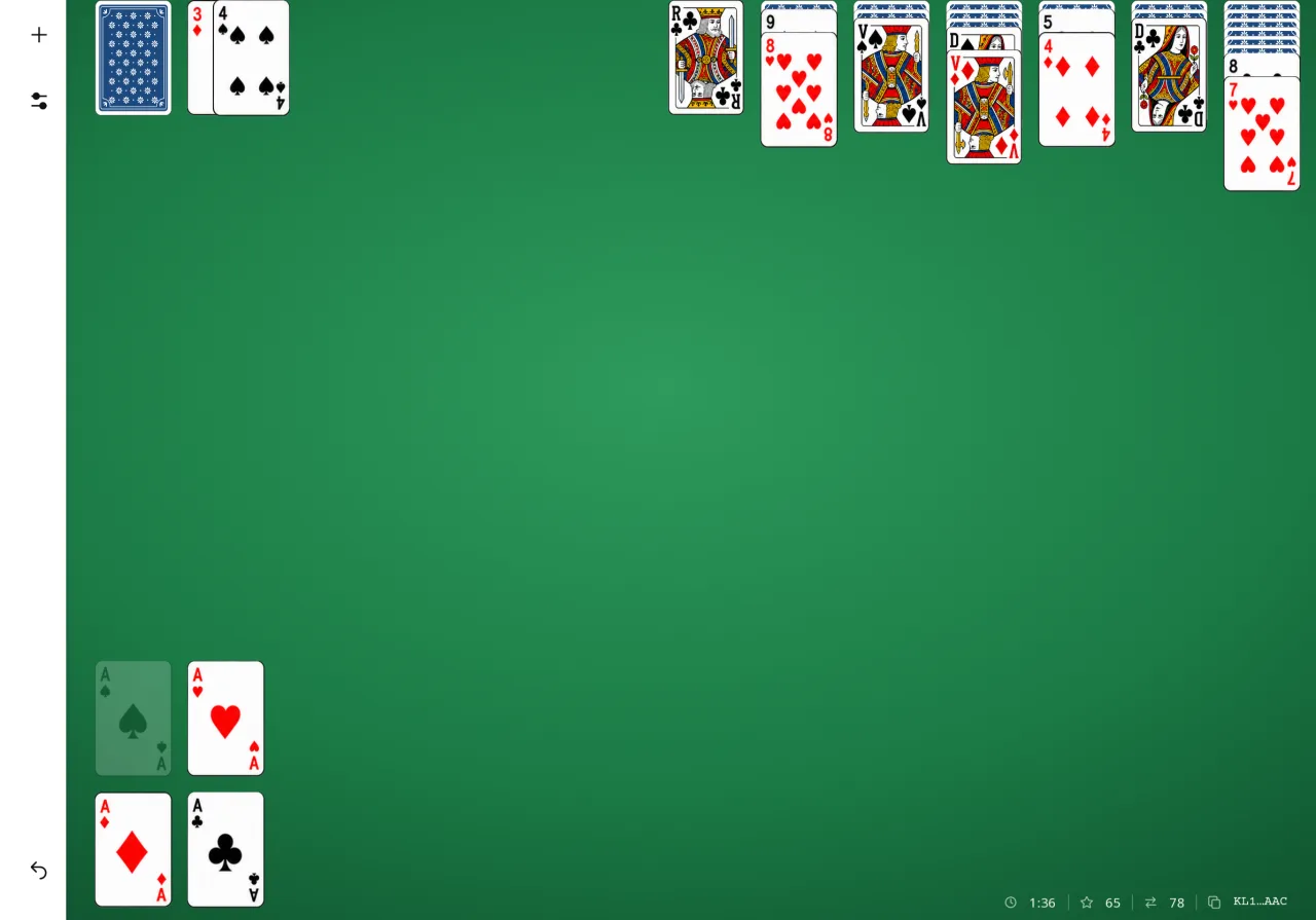 Solitaire Klondike sur tablette à l’horizontale : la même partie en pioche 3, avec beaucoup plus de tapis autour des cartes.